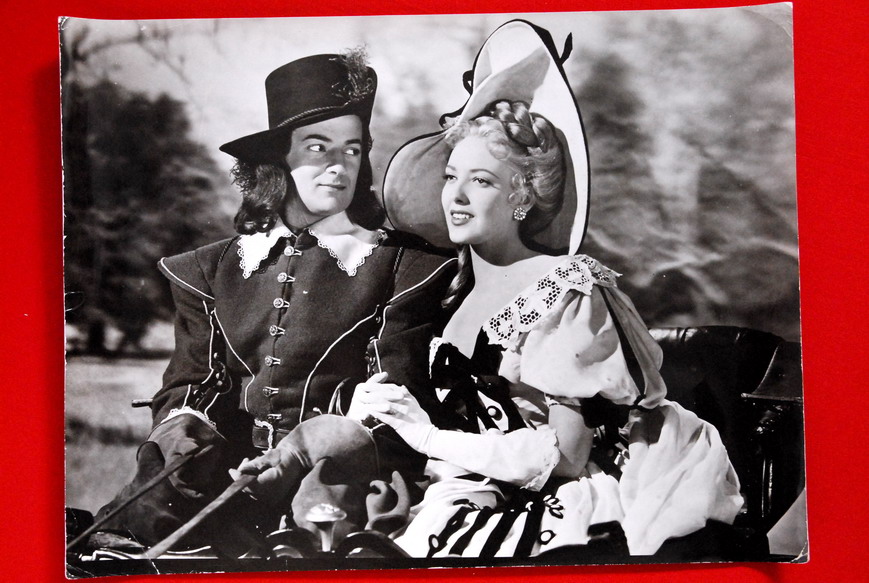 LINDA DARNELL & CORNEL WILDE 1947 10X13 VINTAGE PHOTO1