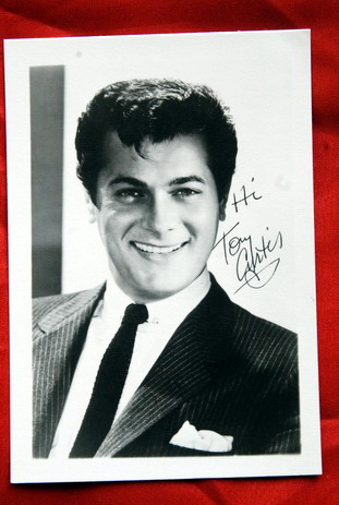 TONY CURTIS 50’ RARE AUTOGRAPHED PROMO PHOTO