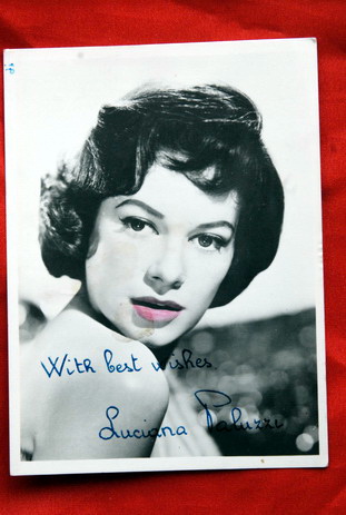 LUCIANA PALUZZI 50’ VERY RARE AUTOGRAPHED PROMO PHOTO